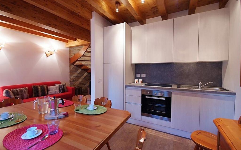 Villaggio Delle Alpi Pré-Saint-Didier Rom bilde